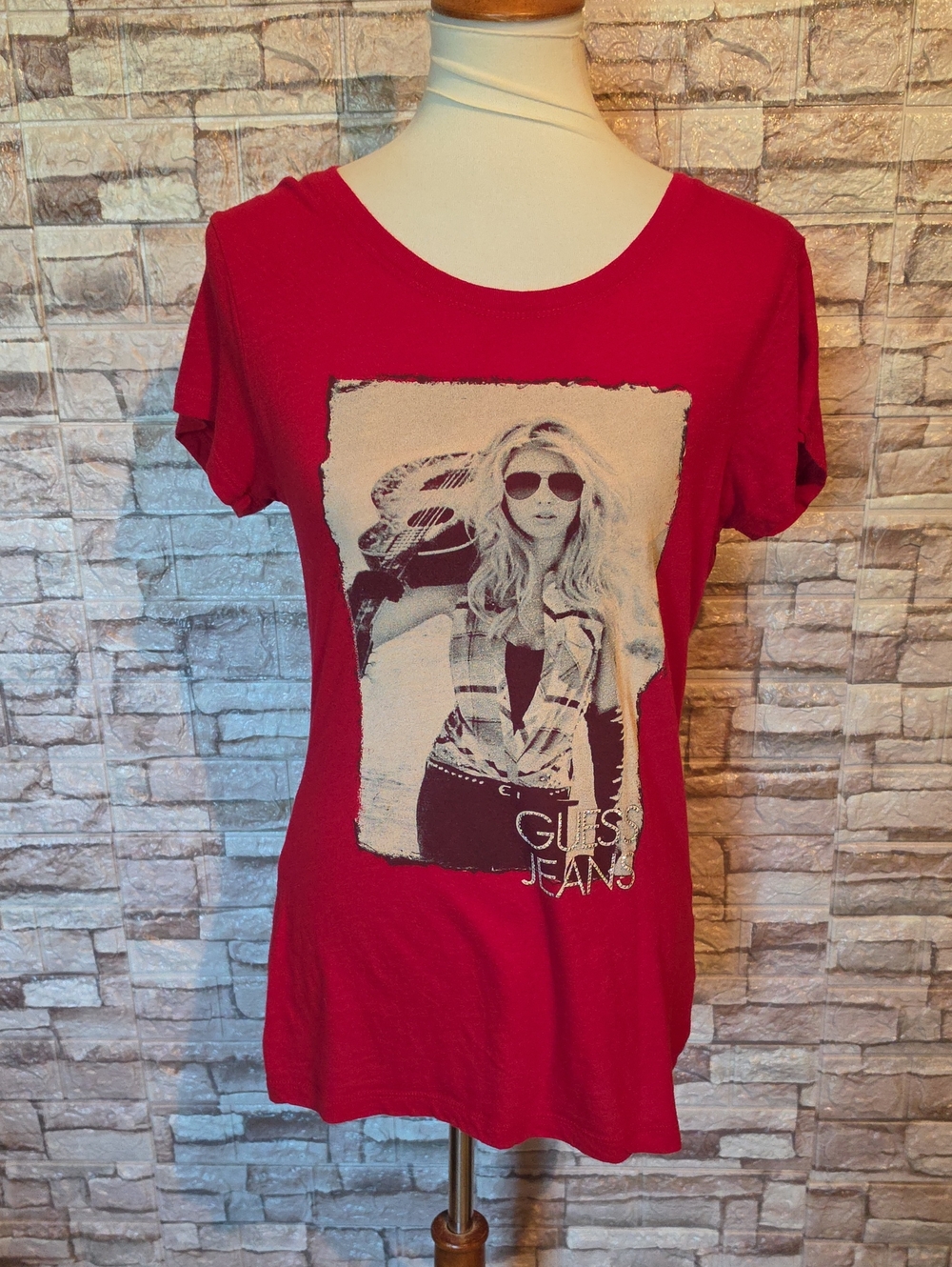 GUESS  Women’s Red Graphic Short Sleeve Tee